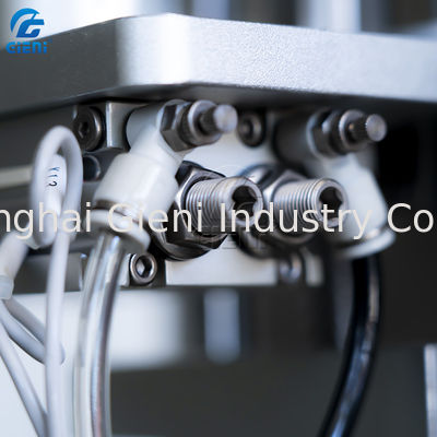 Viskozite Kozmetik Dudak Parlatıcısı Dolum Makinesi Servo Motor Tahrikli Kaldırma