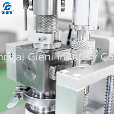 1-100ML Tek Nozullu Döner Tip Maskara Dolum Makinesi 30PCS / M, 2 Tanklı