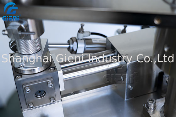 20L Tank ile Çift Nozul Maskara Dudak Parlatıcı Dolum Makinesi