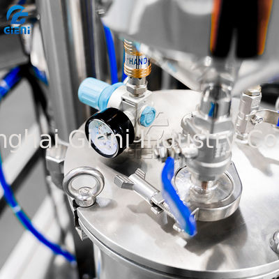 Yağ Püskürtme Cihazı ile Yüksek Hızlı 50L Kozmetik Toz Karıştırma Makinesi