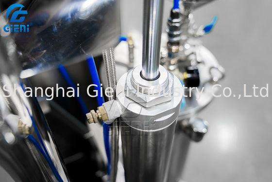 Yağ Püskürtme Cihazı ile Yüksek Hızlı 50L Kozmetik Toz Karıştırma Makinesi