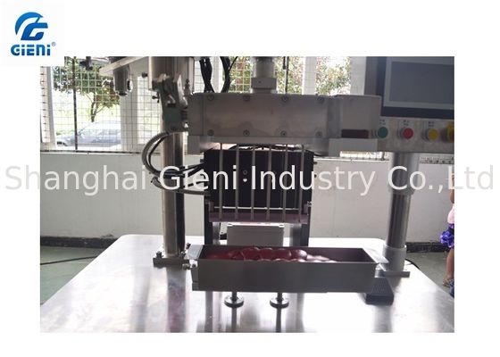 İki 20L Malzeme Tankı ile 6 Kaviteler Kalem Tipi Ruj Dolum Makinesi