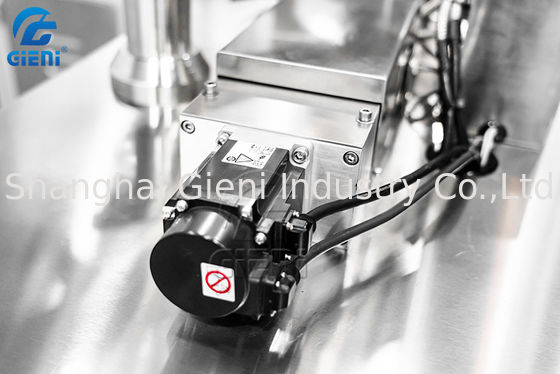 Döner Tip Maskara Kozmetik Dolum Makinesi PLC Kontrolü 60pcs / Min