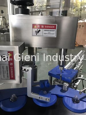 2 Nozullu 45pcs / Min Oje Dolum Kapatma Makinesi