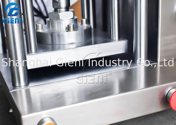 Otomatik besleme Laboratuvarı Formüler Kozmetik Toz Pres Makinası